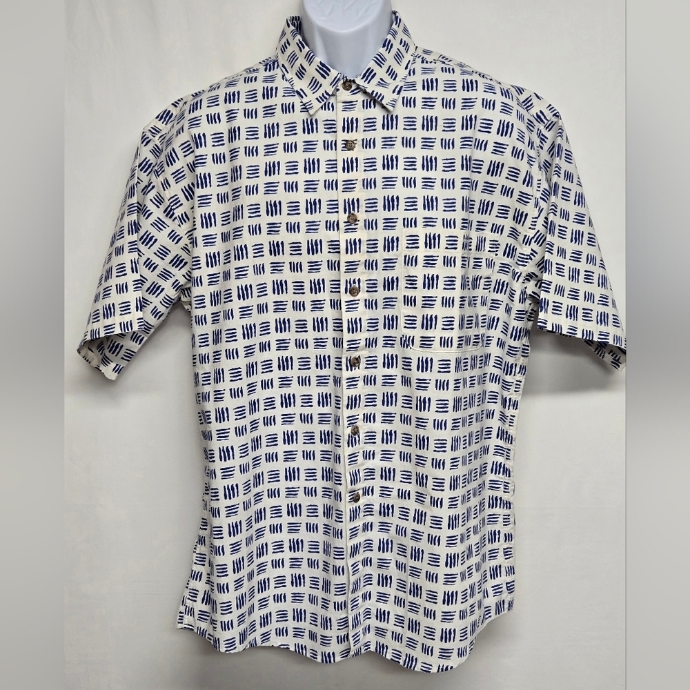 St. John's Bay L Short Sleeve Button Down Shirt 100% Cotton Blue White